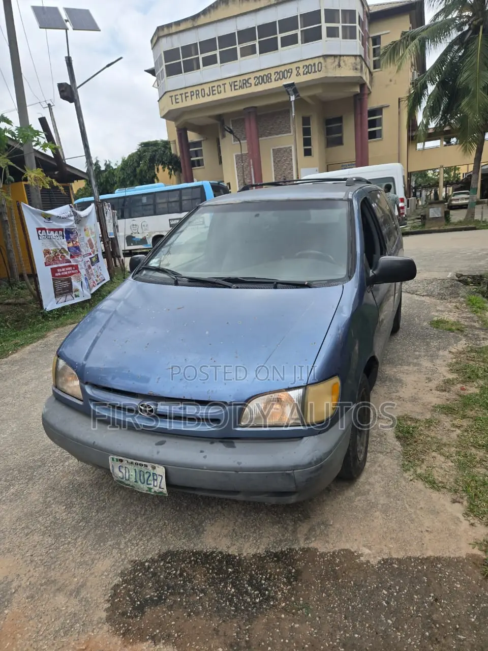 Toyota Sienna 2000 Gray