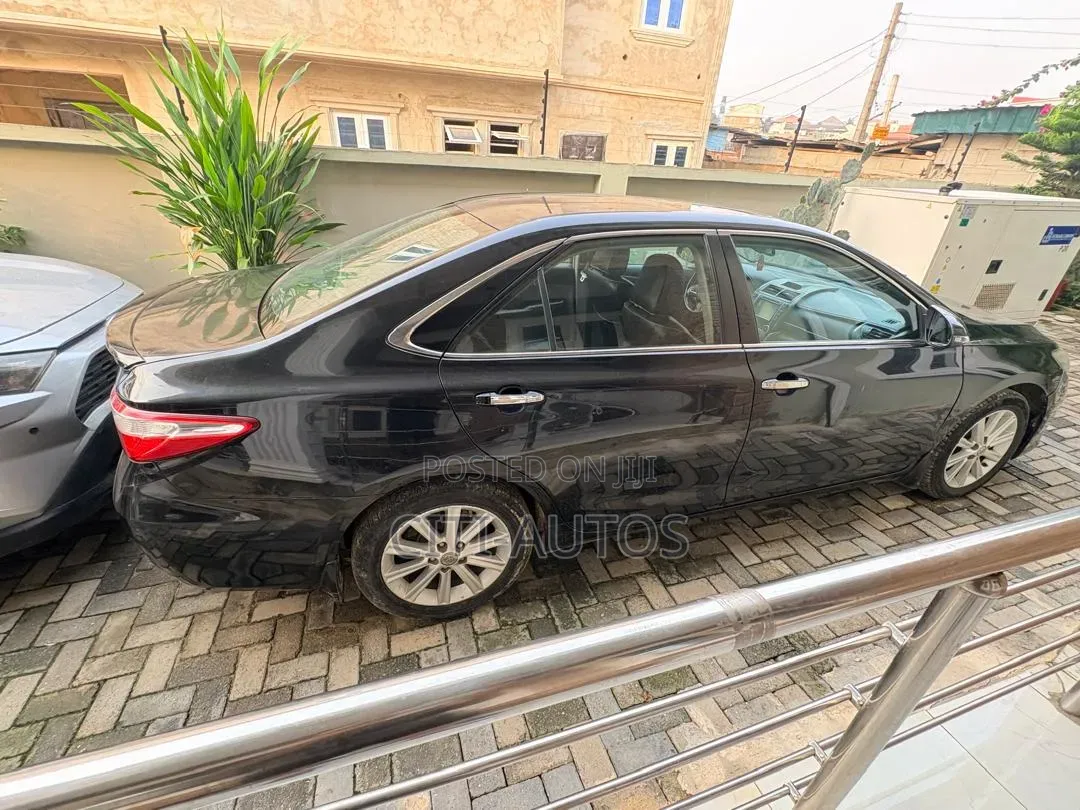 Toyota Camry 2017 Black