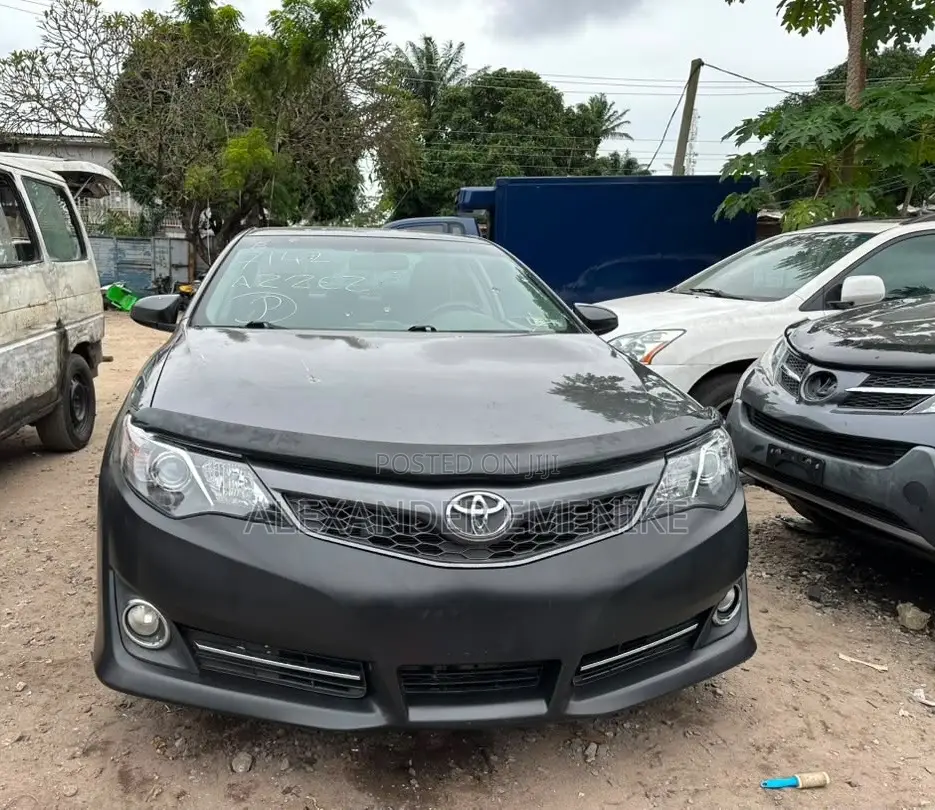 Toyota Camry SE Limited Edition 4dr Sedan (2.5L 4cyl 6A) 2012 Gray