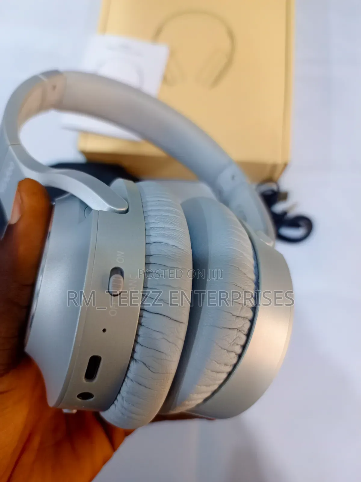 Anc805b Active Noise Cancelling Wireless Headphones With Case