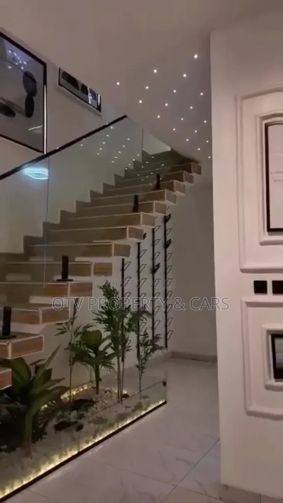 5bdrm Duplex in Off Lekki-Epe Expressway for sale