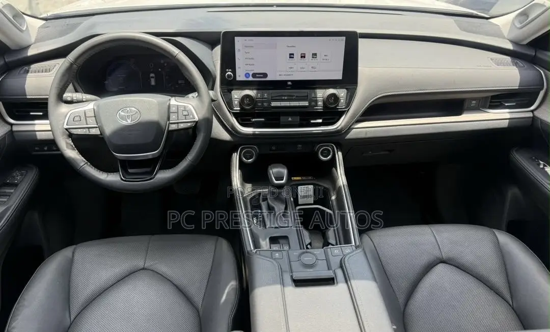 Toyota Highlander Limited 2025 White