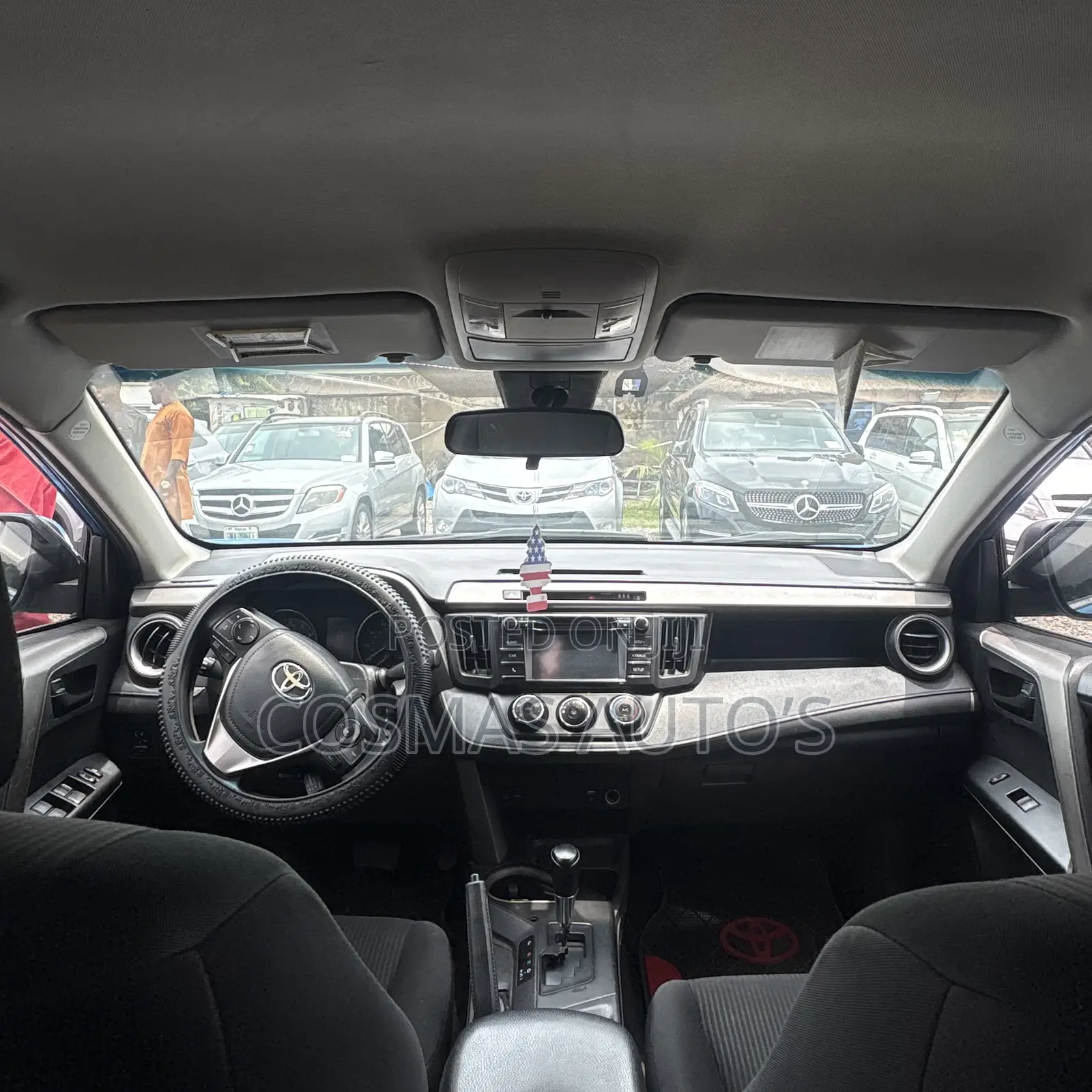 Toyota RAV4 LE FWD (2.5L 4cyl 6A) 2017 Blue
