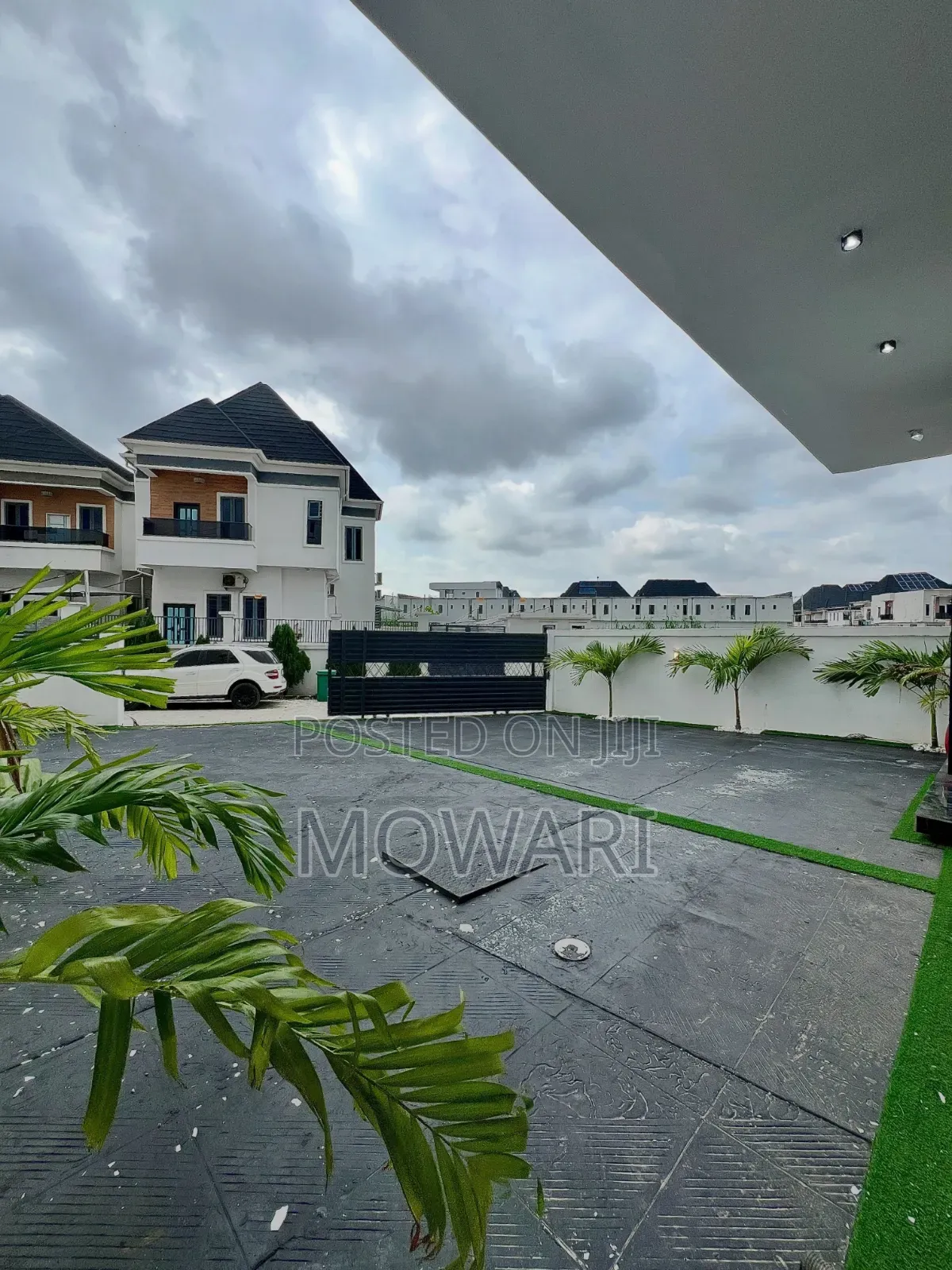 5bdrm Duplex in Lekki Expressway for sale