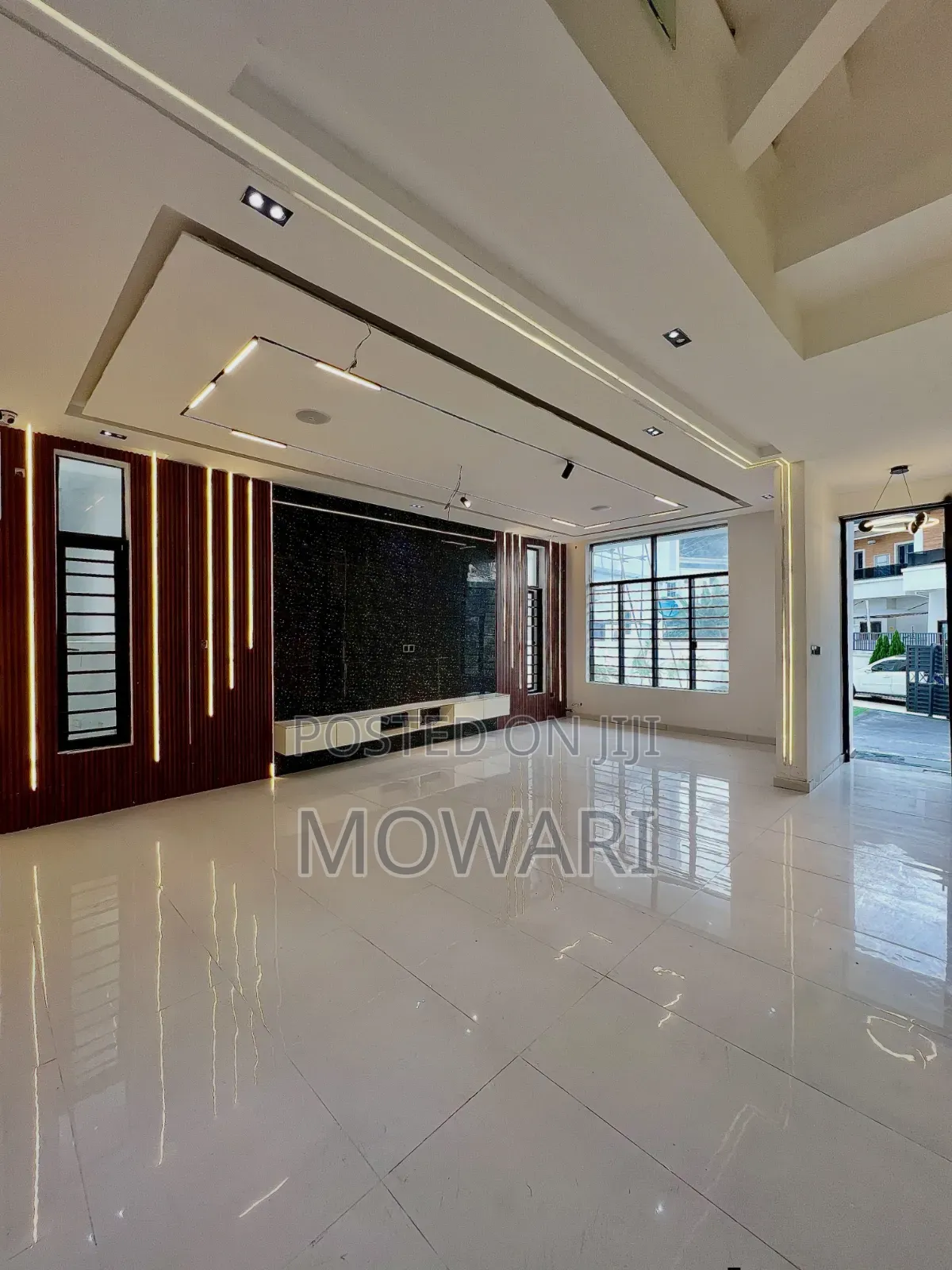 5bdrm Duplex in Lekki Expressway for sale