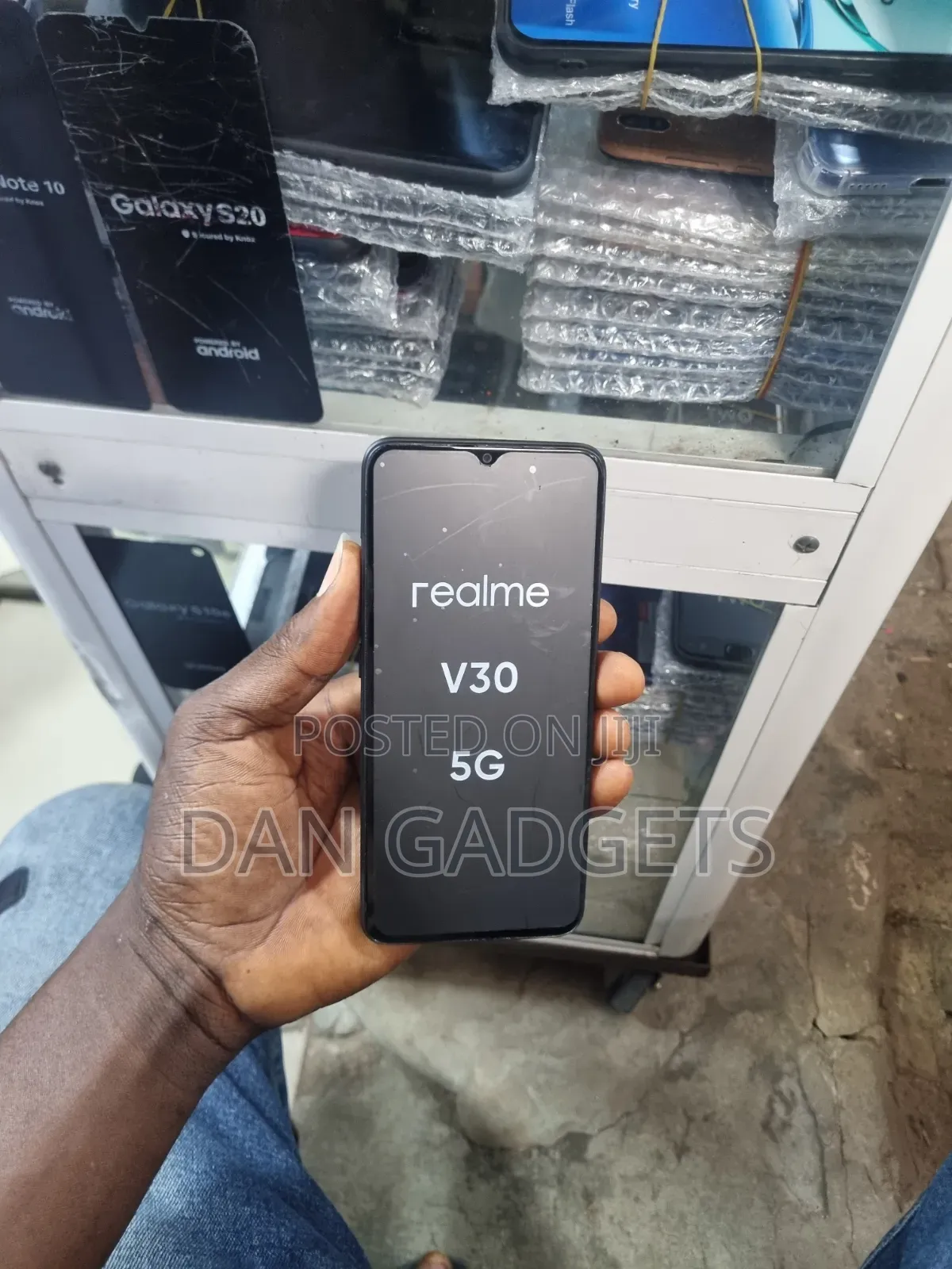 Realme V30 128 GB