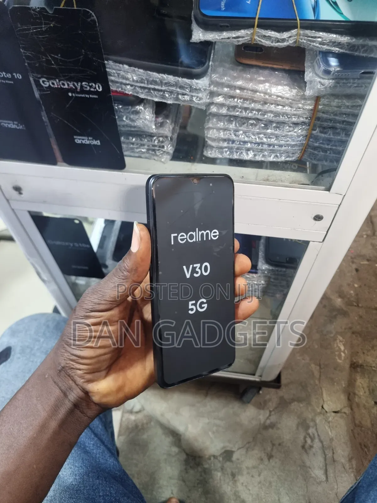 Realme V30 128 GB