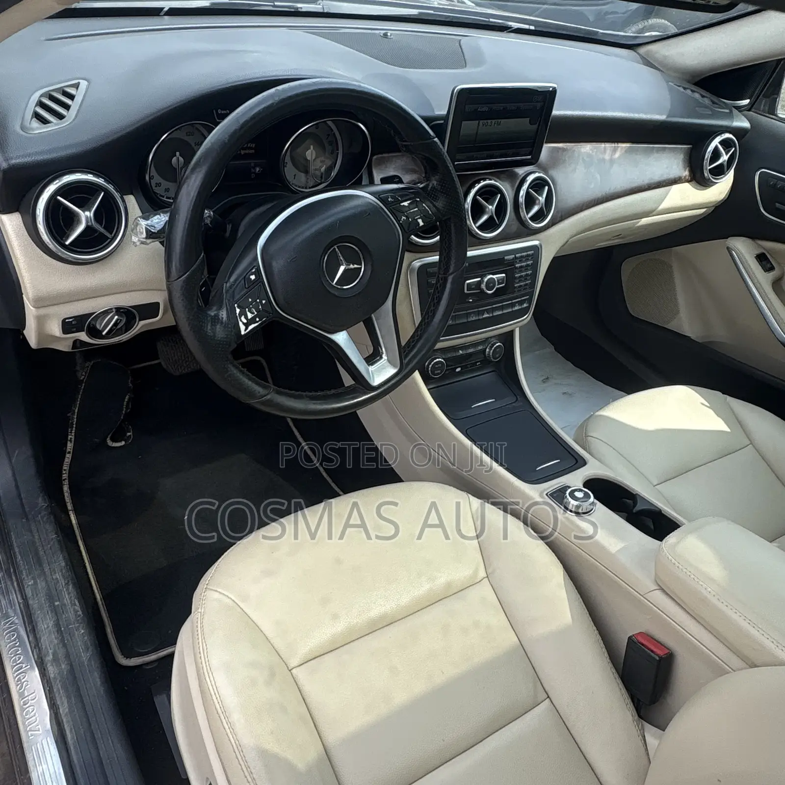 Mercedes-Benz GLA 250 2015 Maroon