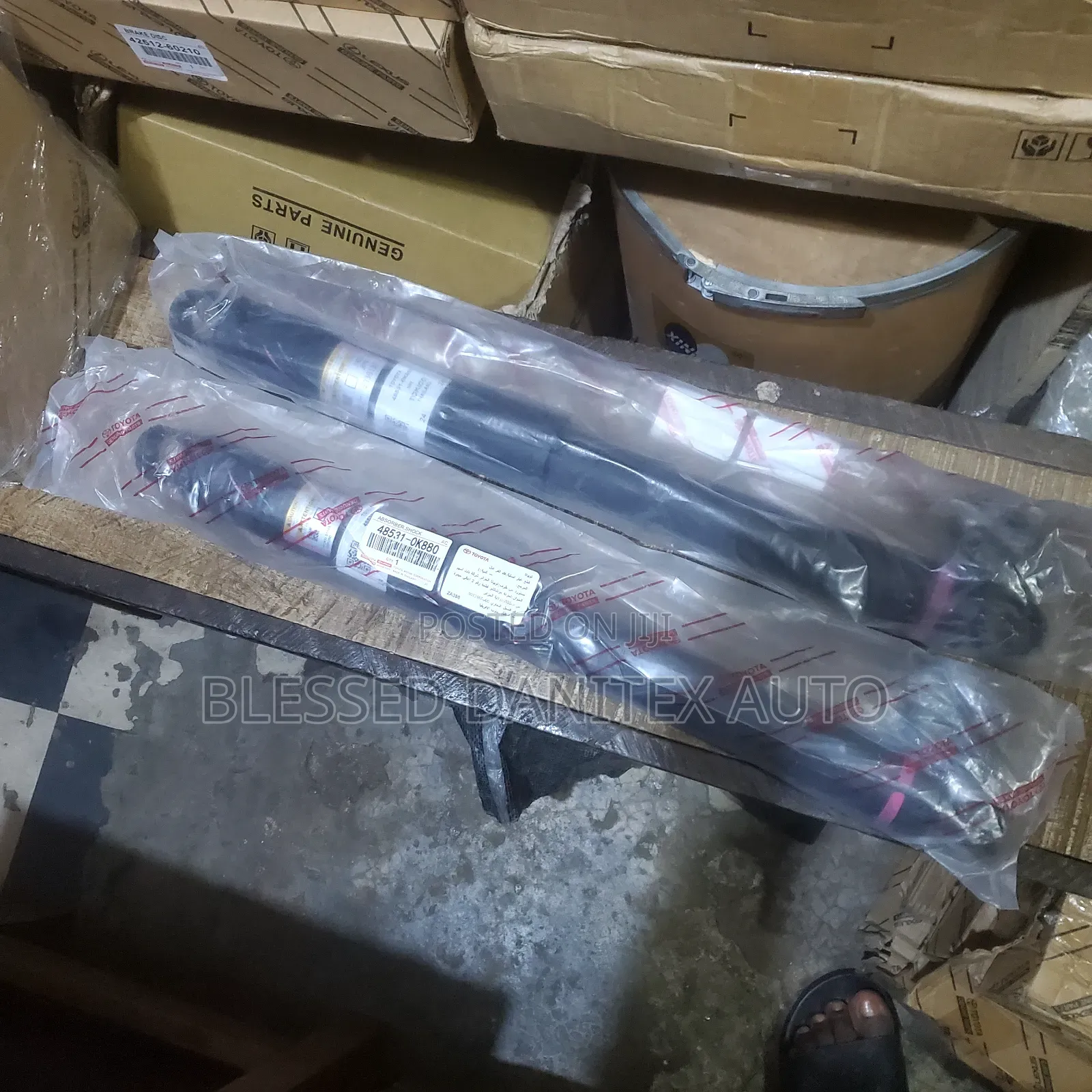 Back Shock Abserber of Toyota Hilux 2014 to 2020