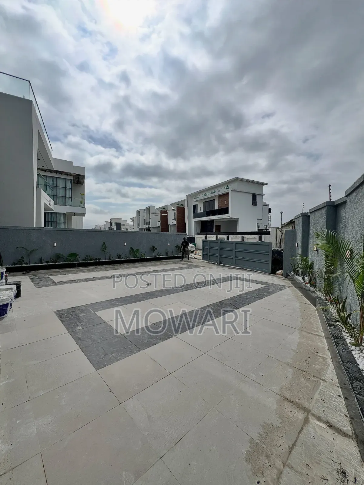 5bdrm Duplex in Lekki Expressway for sale