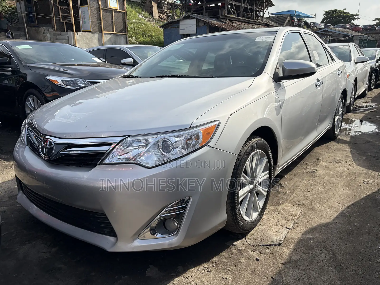 Toyota Camry XLE 4dr Sedan (2.5L 4cyl 6A) 2013 Silver