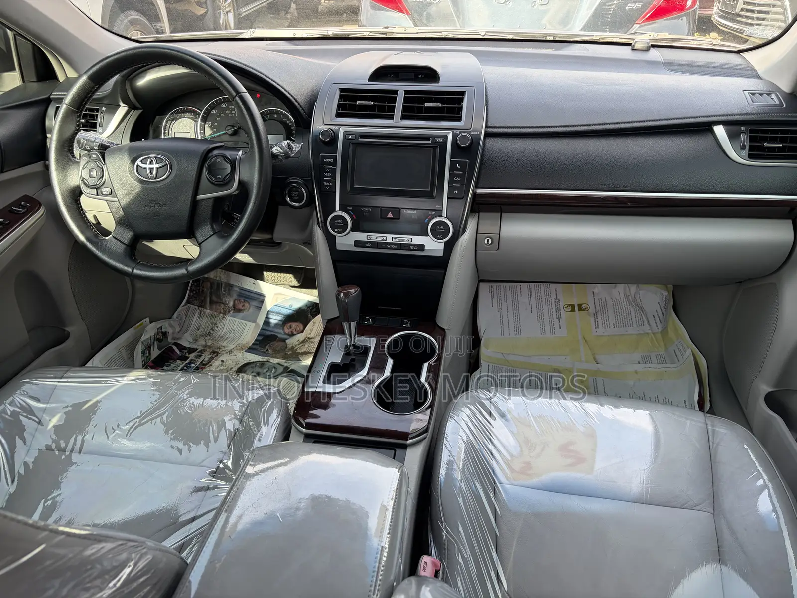 Toyota Camry XLE 4dr Sedan (2.5L 4cyl 6A) 2013 Silver