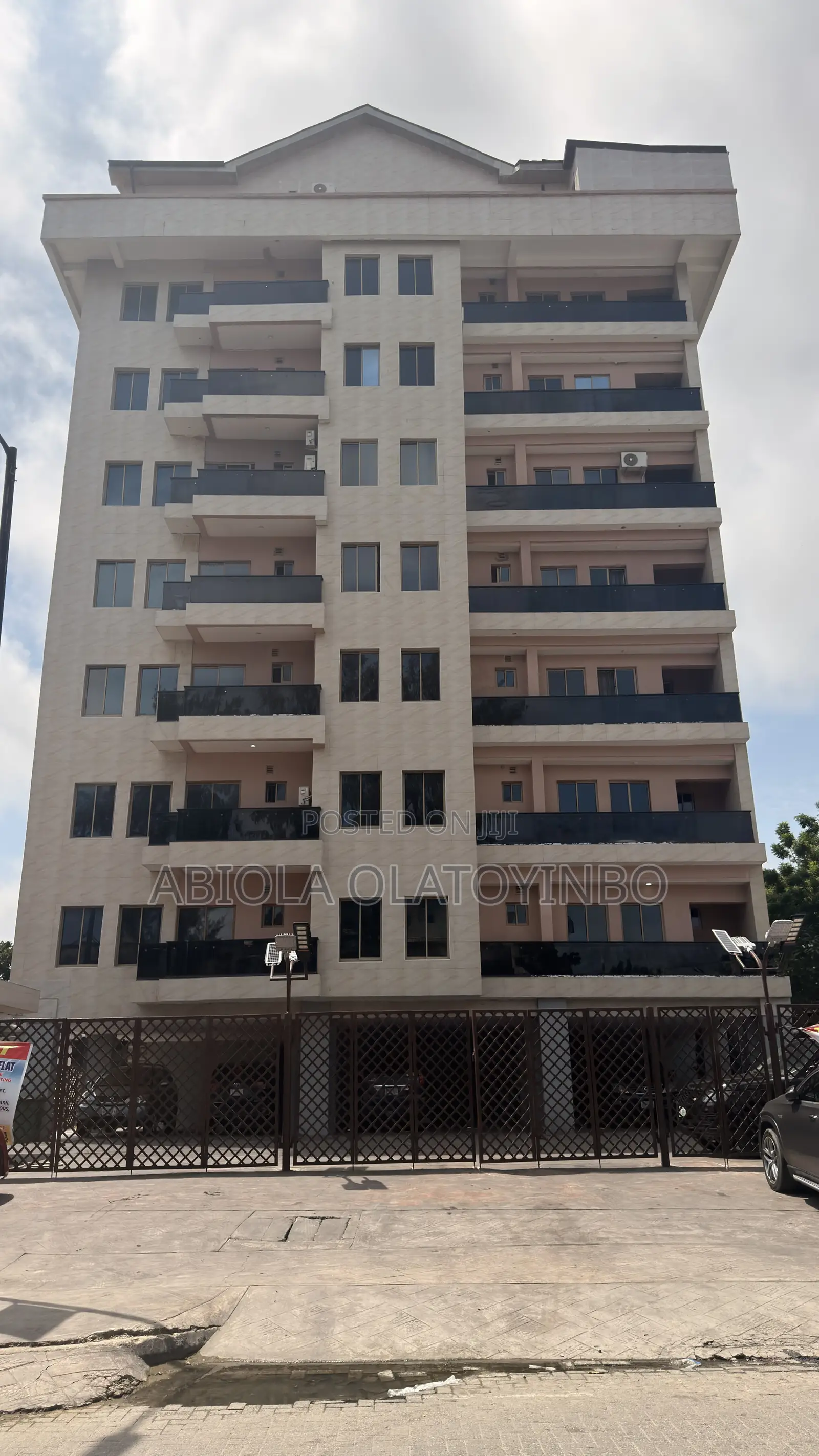 2bdrm Penthouse in Ahmadu Bello Way for rent