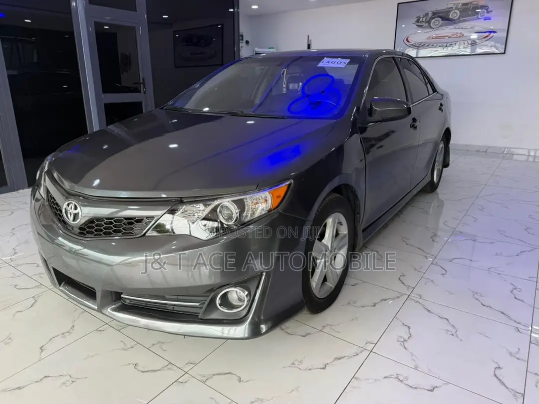 Toyota Camry 2013 Gray