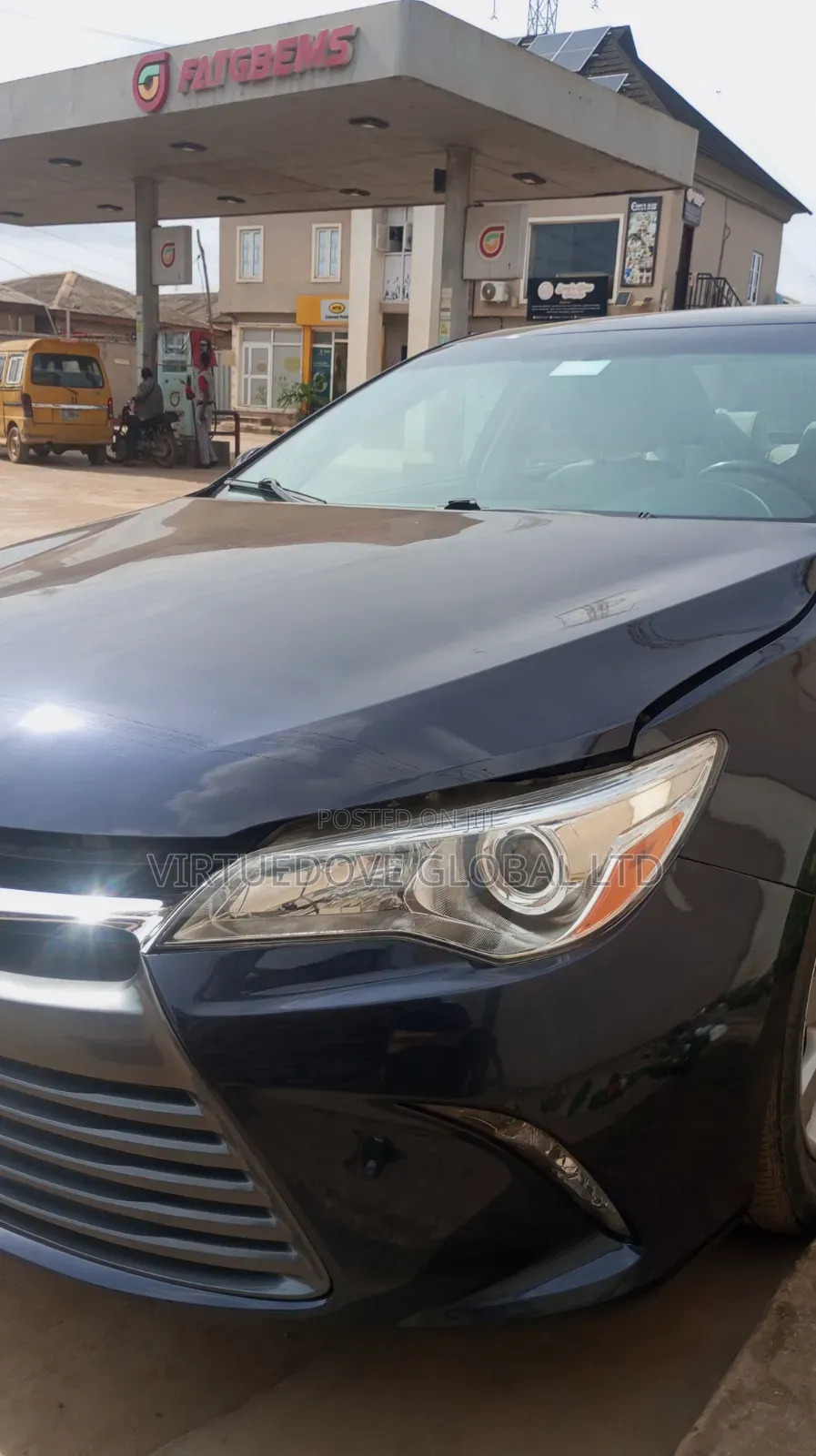 Toyota Camry 2016 Blue