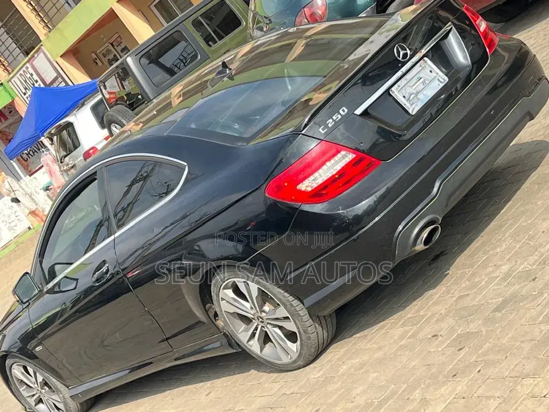 Mercedes-Benz C250 2014 Black
