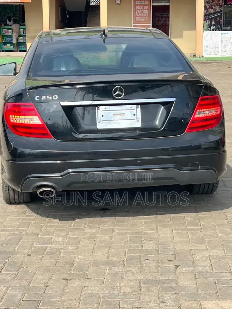 Mercedes-Benz C250 2014 Black