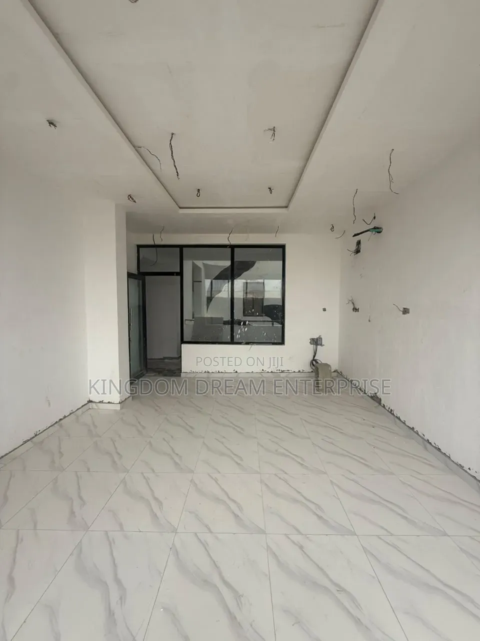 Shop Spaces (50sqm, 25sqm, 41sqm Lekki Phase 1 Ngn300,000/SQM
