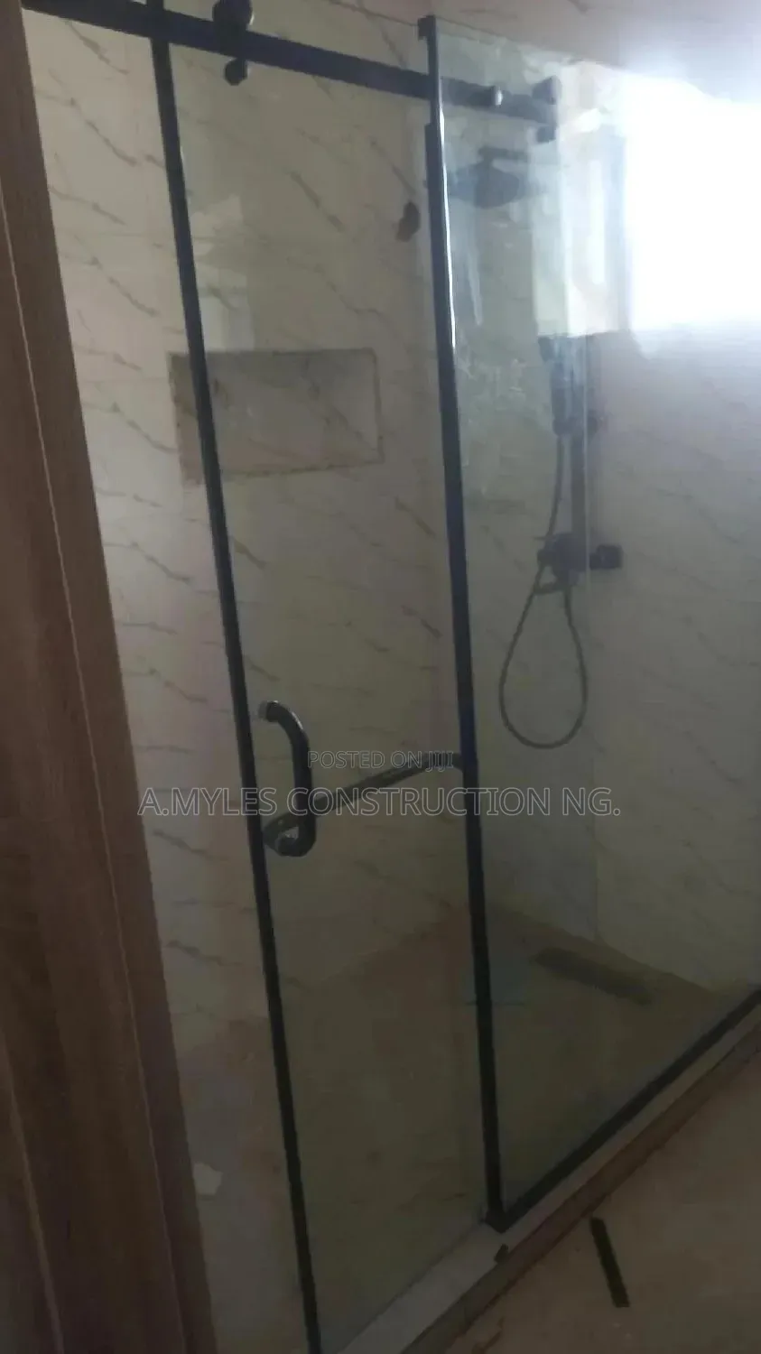 Foreign Shower Cubicles Black Accessories