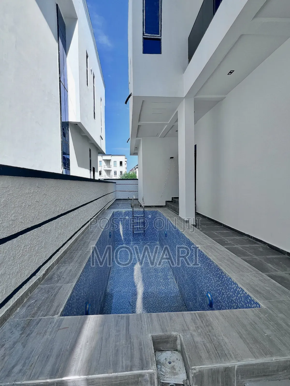 5bdrm Duplex in Lekki Expressway for sale