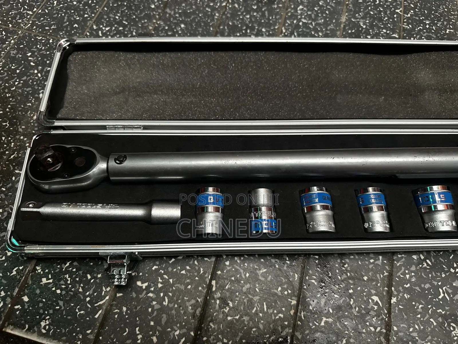 1/2” Drive Torque Wrench Set With Wheel Sockets