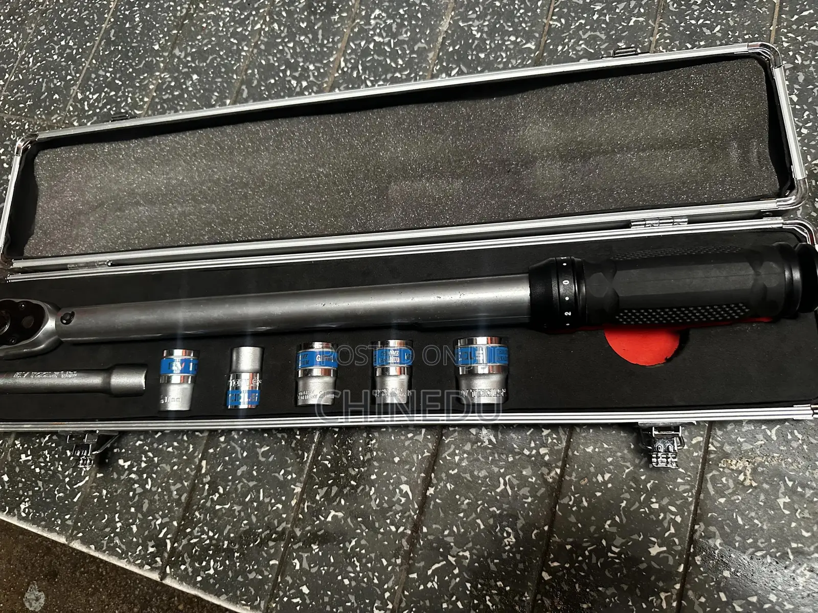1/2” Drive Torque Wrench Set With Wheel Sockets