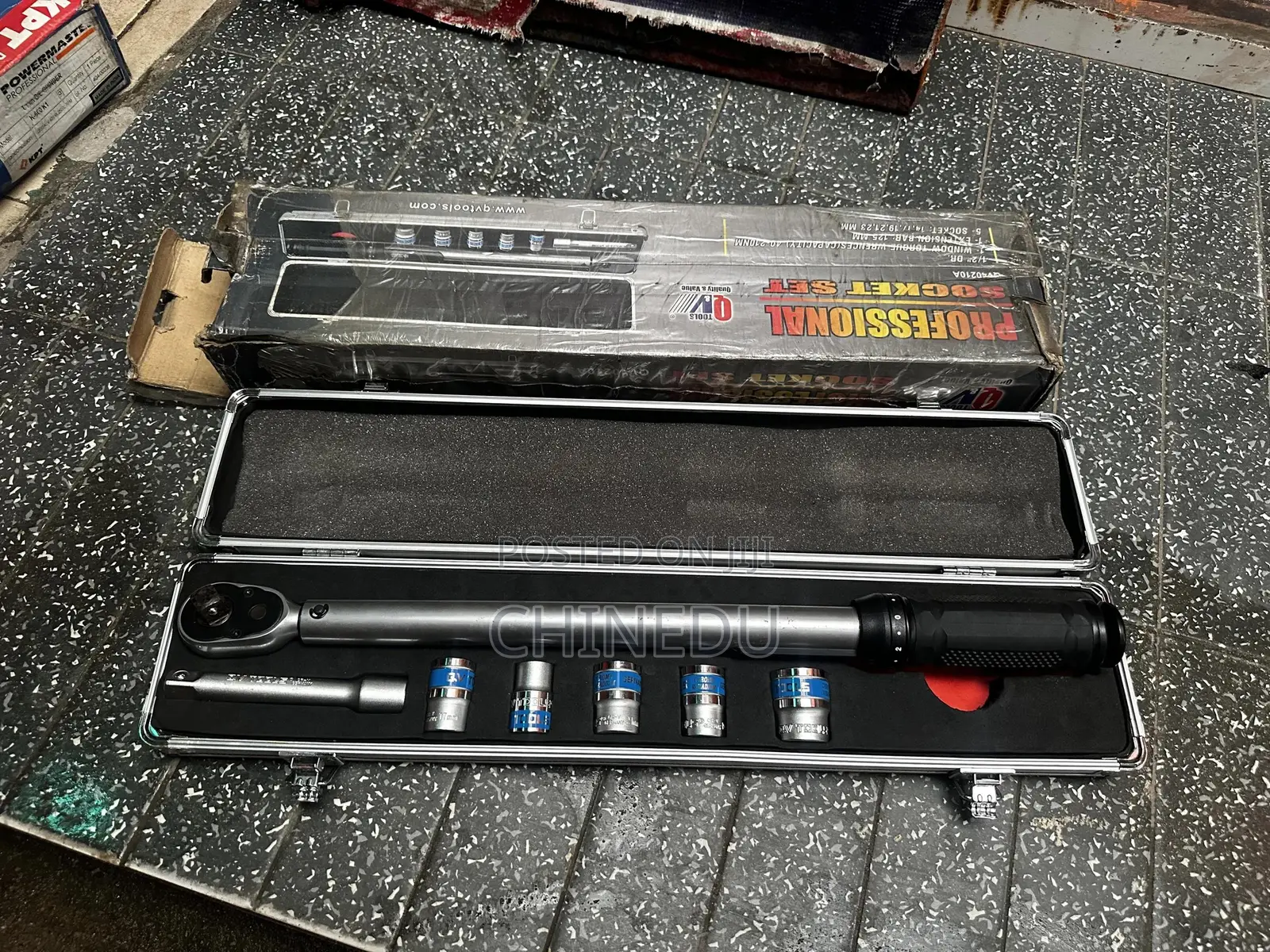1/2” Drive Torque Wrench Set With Wheel Sockets