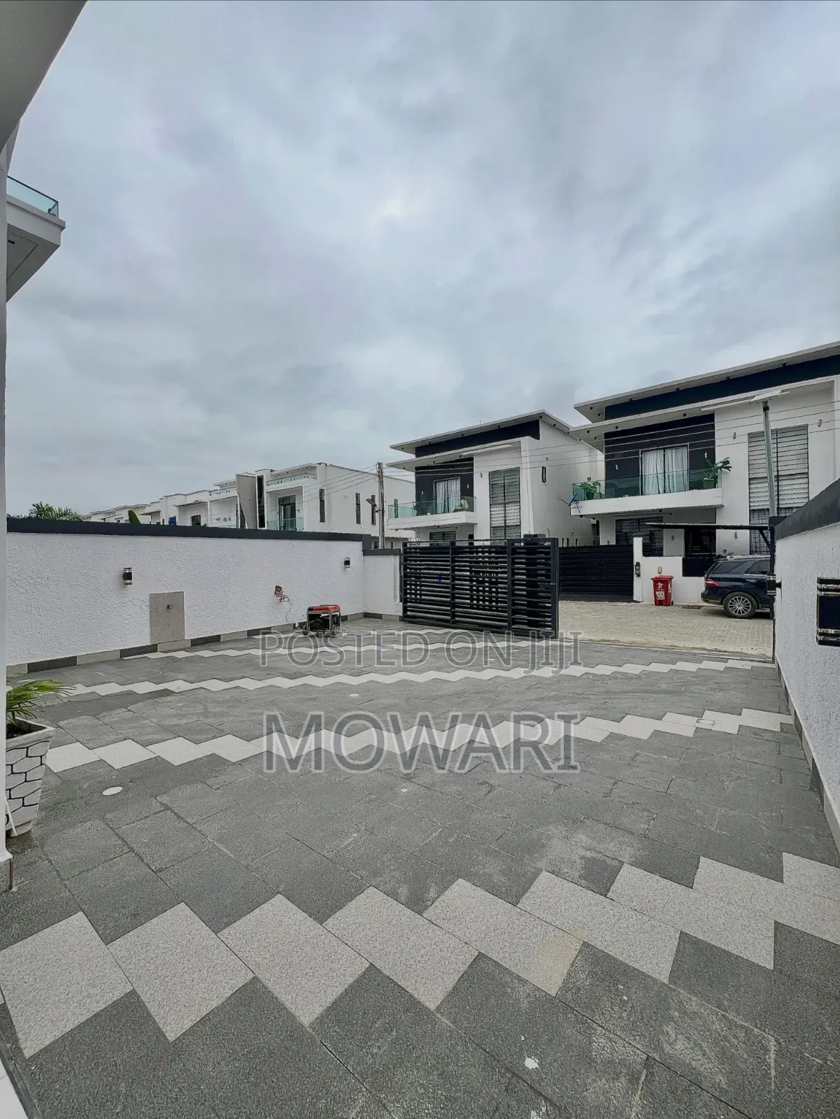 5bdrm Duplex in Lekki Expressway for sale