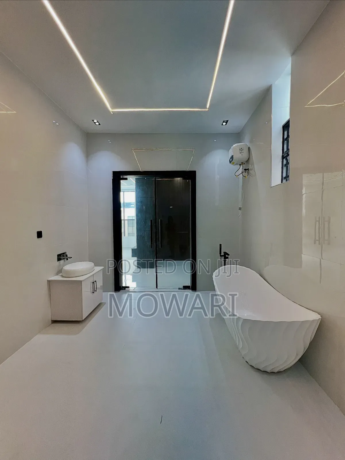 5bdrm Duplex in Lekki Expressway for sale