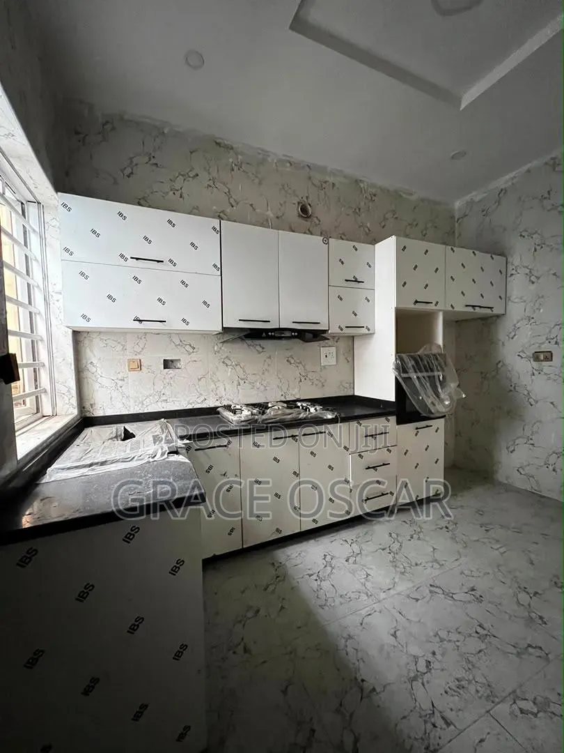 4bdrm Duplex in Ikota for rent
