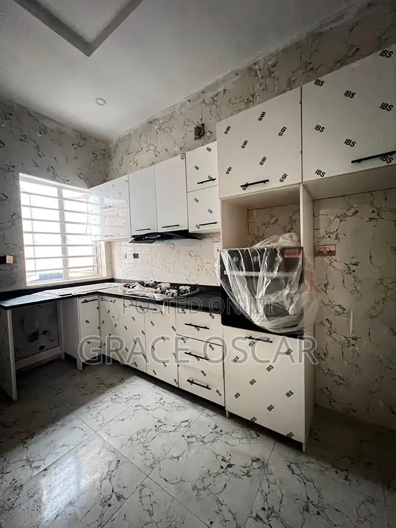 4bdrm Duplex in Ikota for rent
