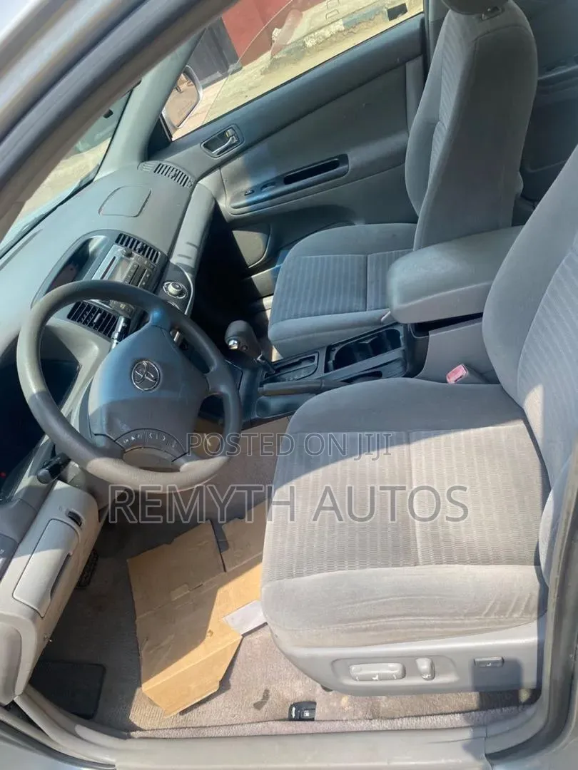 Toyota Camry 2005 Silver
