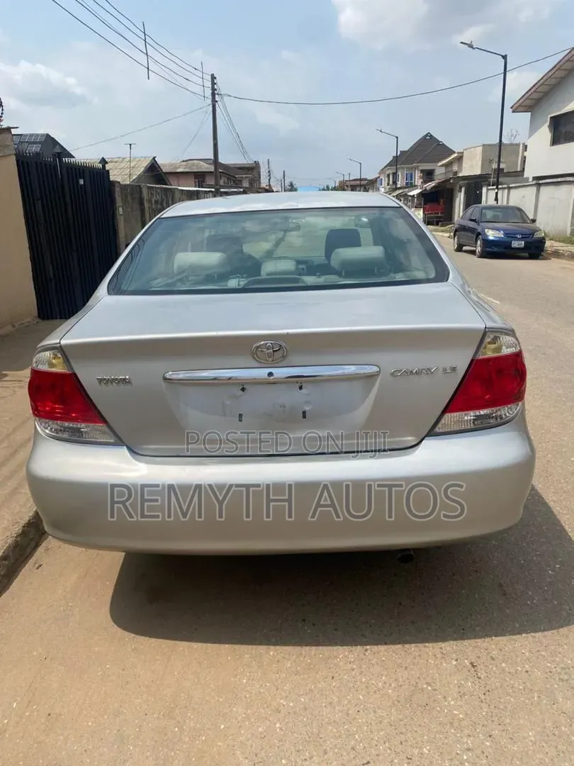 Toyota Camry 2005 Silver
