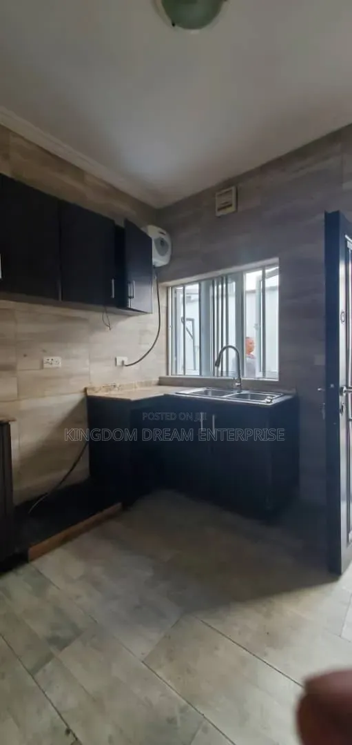 3bdrm Duplex in Lekki Phase 1 Lagos for rent
