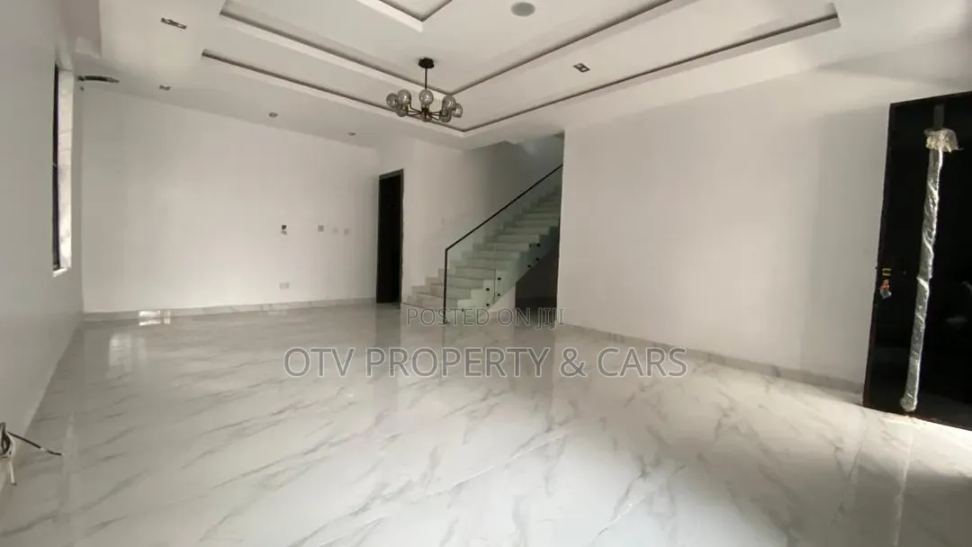 4bdrm Duplex in Agungi for sale