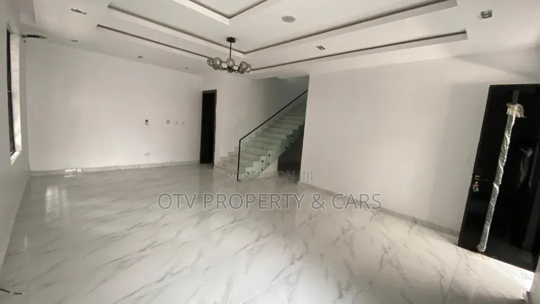 4bdrm Duplex in Agungi for sale