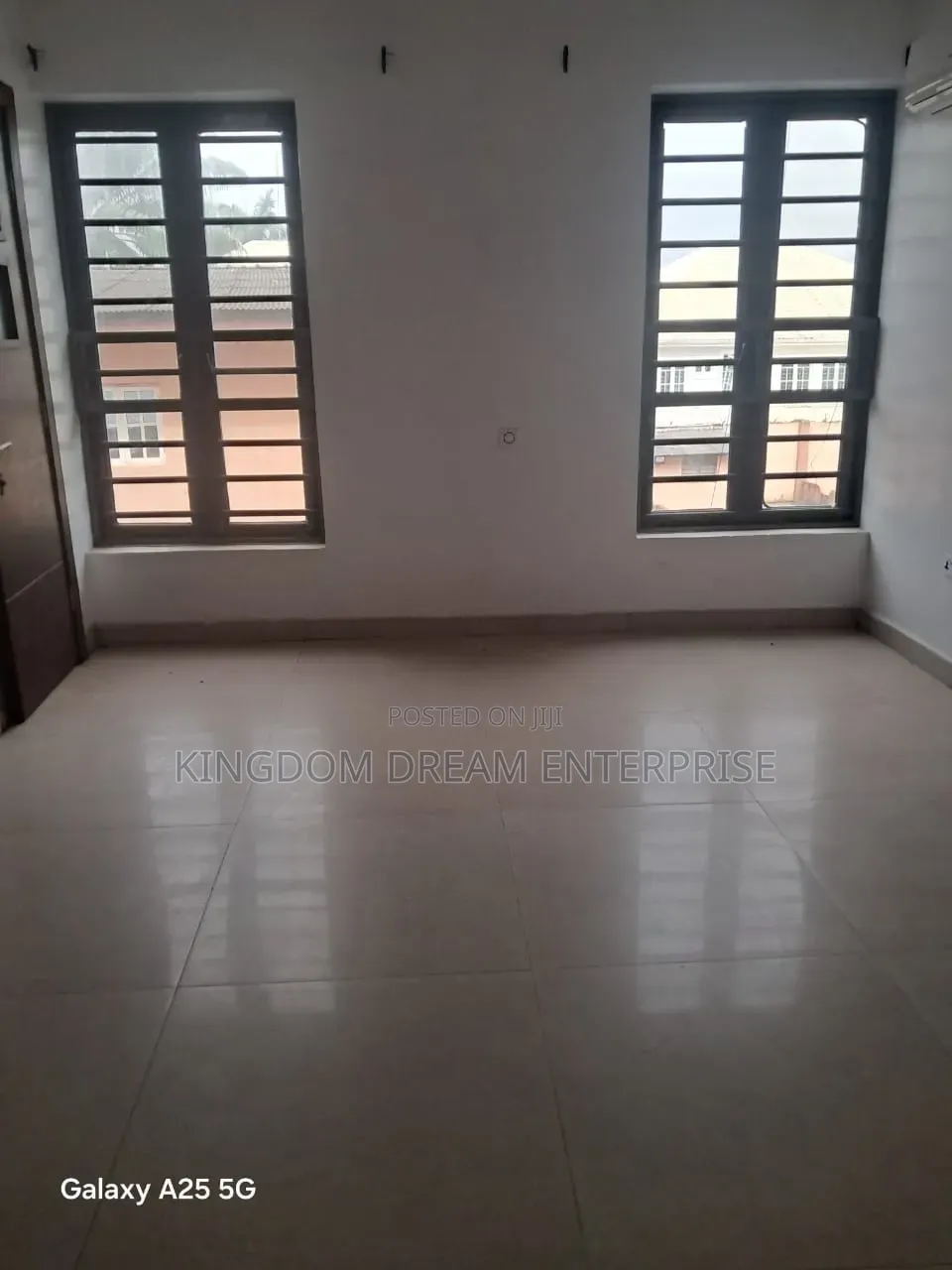 3bdrm Block of Flats in Ikeja Gra Lagos for rent