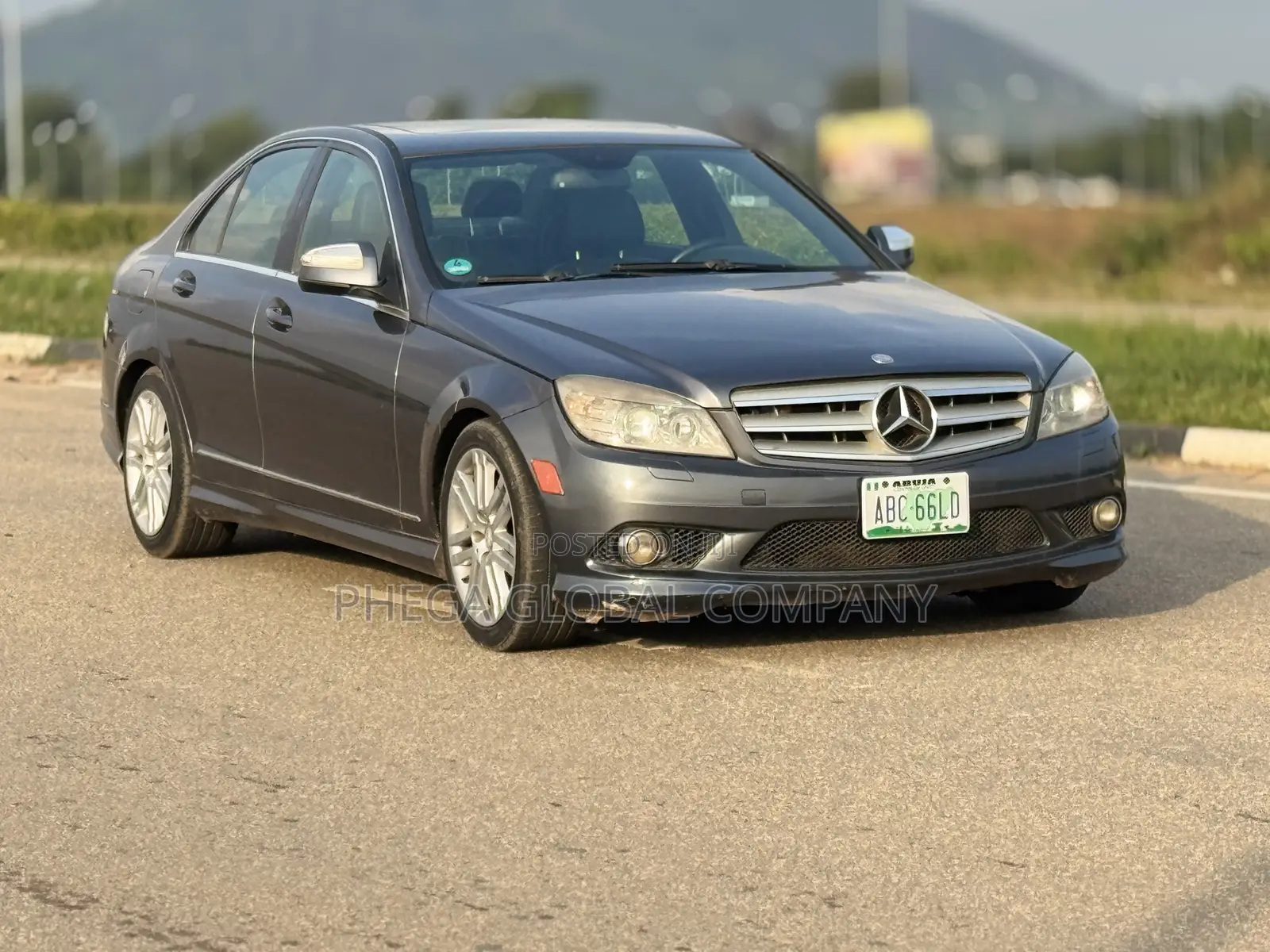 Mercedes-Benz C300 Luxury Sedan AWD (3.0L 6cyl 7A) 2008 Gray