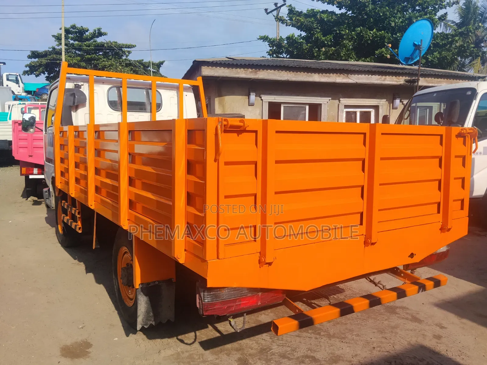 Nissan Cabtsar