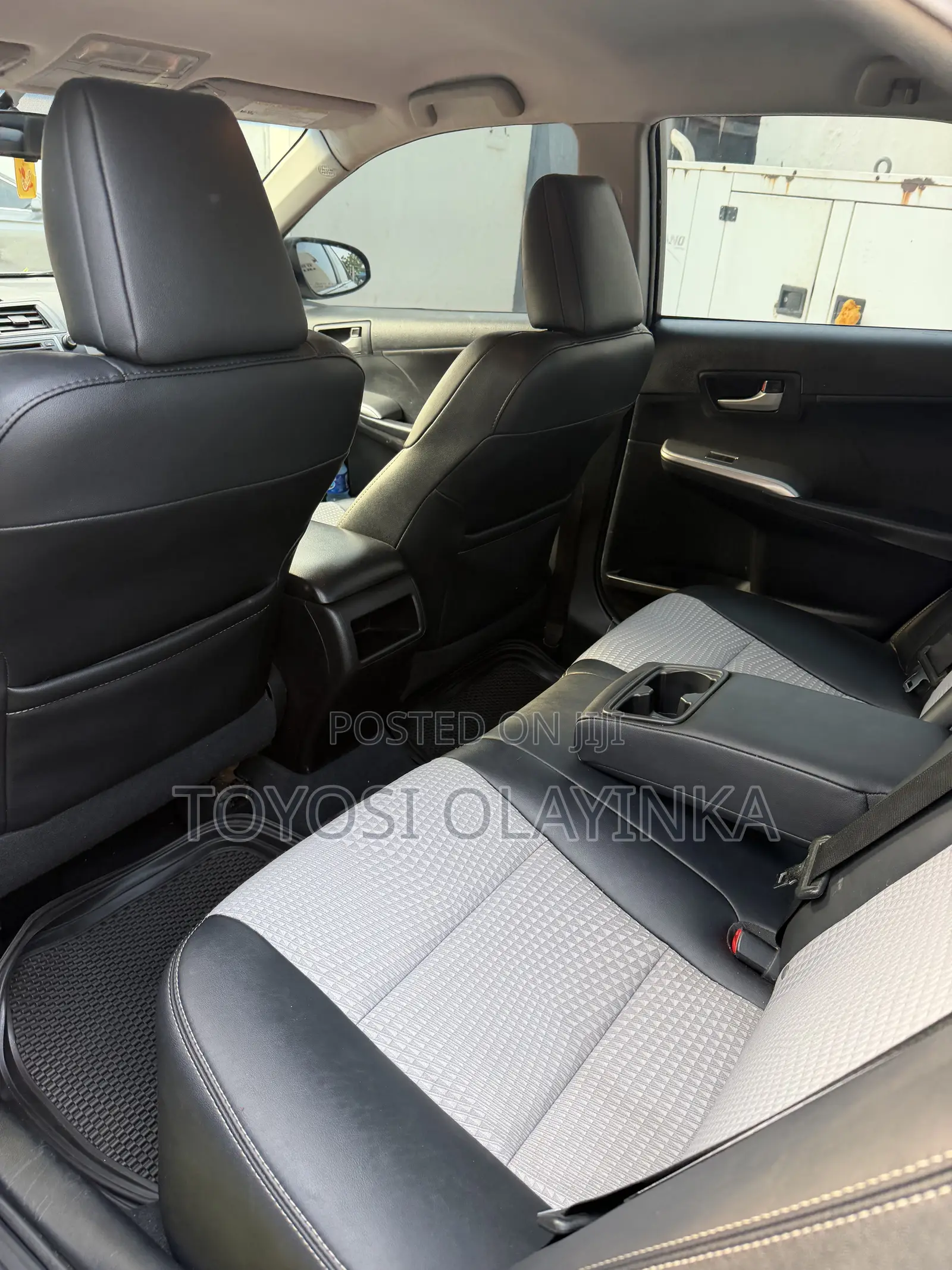 Toyota Camry SE 4dr Sedan (2.5L 4cyl 6A) 2013 Gray