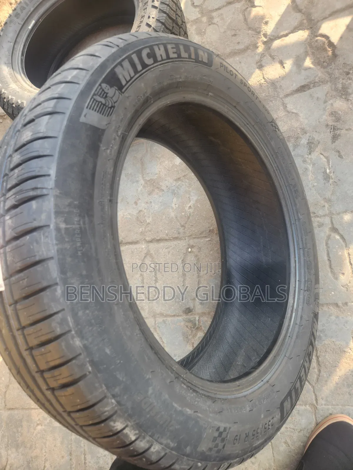 235/55r19 Michelin Original
