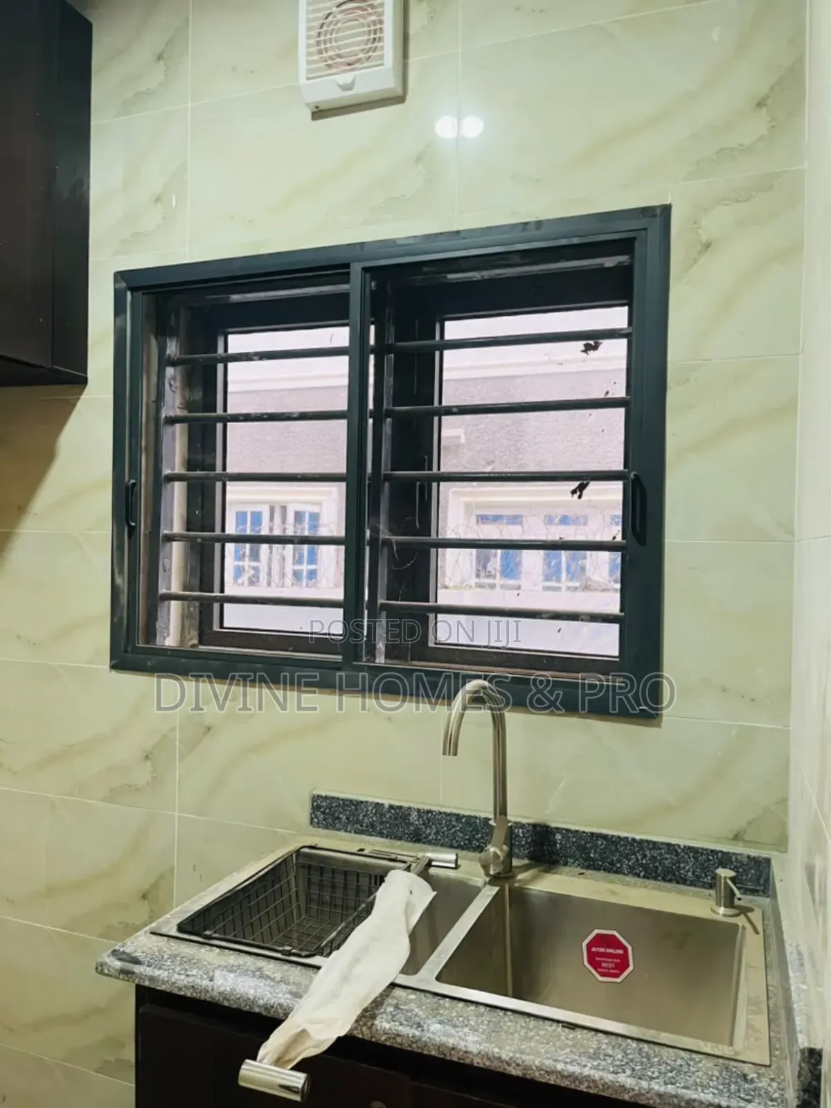 1bdrm Block of Flats in Apo Resettlement for rent