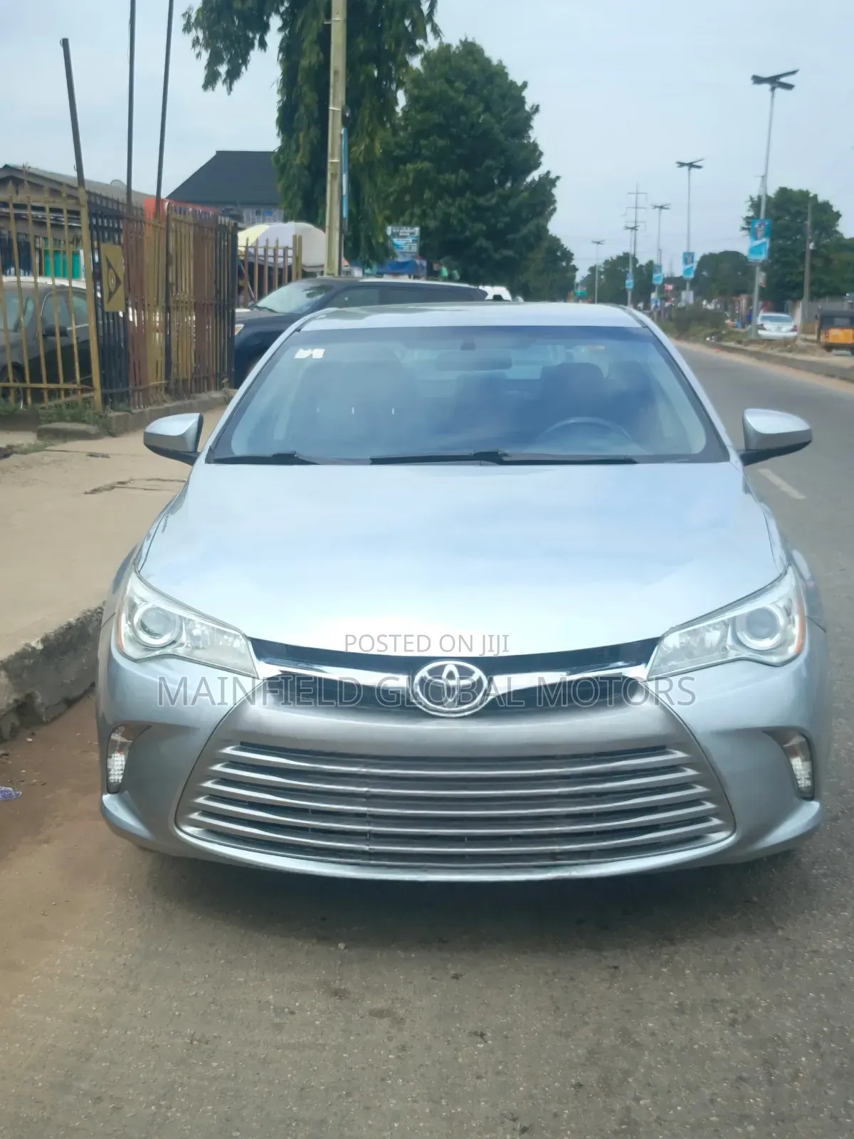 Toyota Camry LE 4dr Sedan (2.5L 4cyl 6A) 2017 Silver