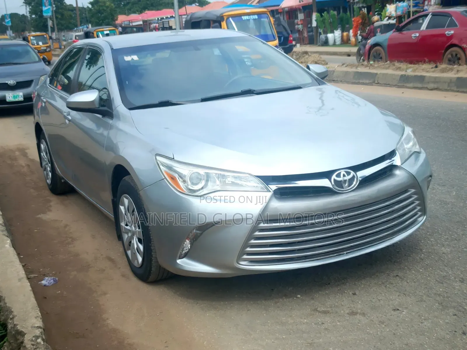 Toyota Camry LE 4dr Sedan (2.5L 4cyl 6A) 2017 Silver