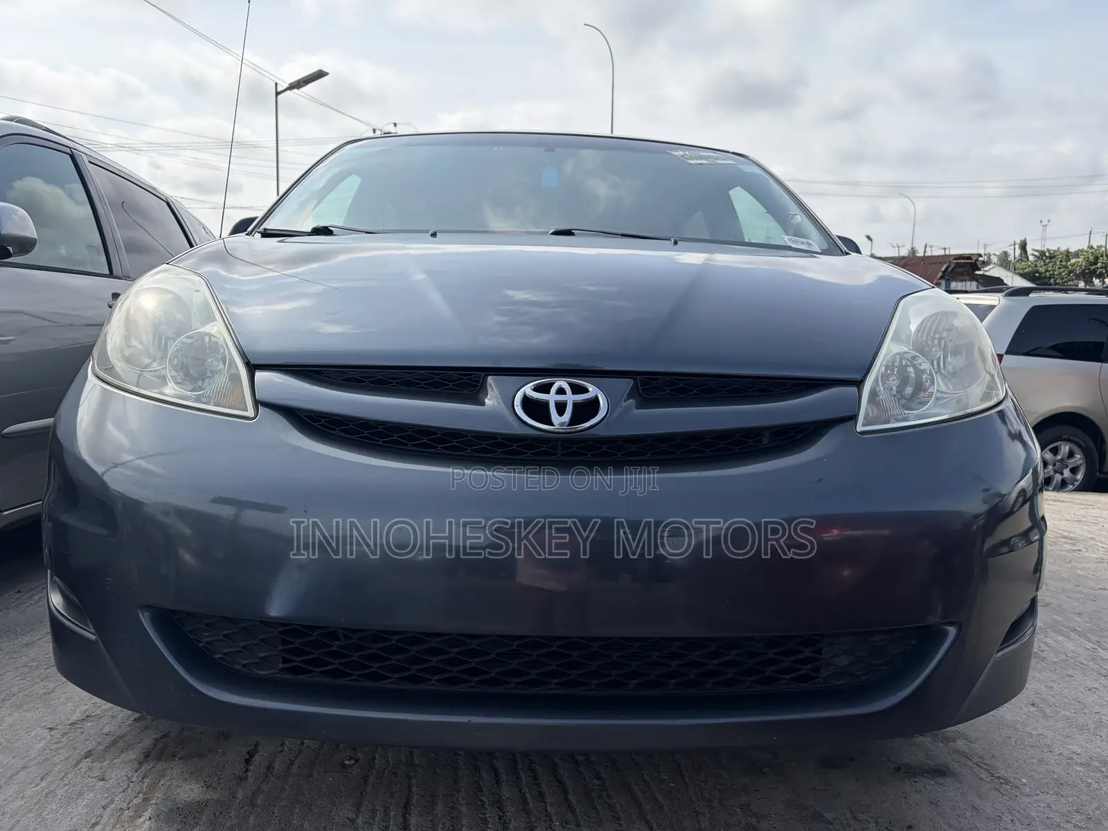 Toyota Sienna LE 7 Passenger 2010 Gray