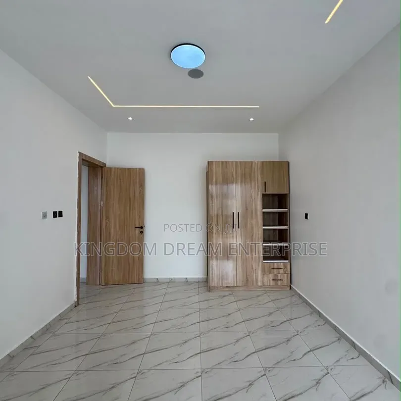 1bdrm Apartment in Idado Estate Lekki for sale