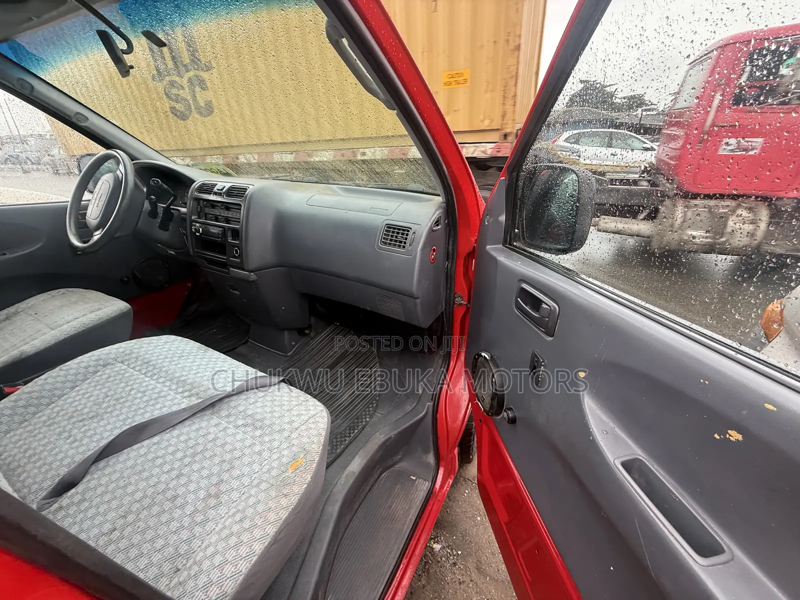 Toyota HiAce 2002 Red
