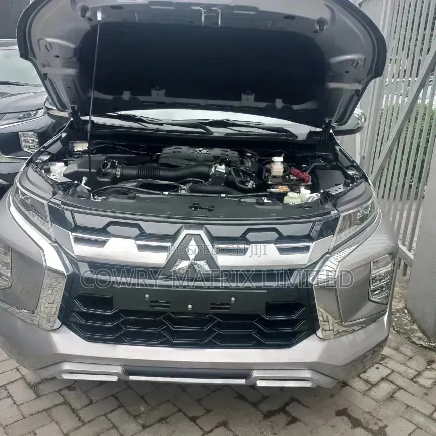 New Mitsubishi Pajero 2025 Black