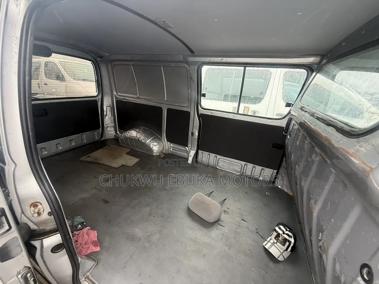 Toyota HiAce 2002 Grey