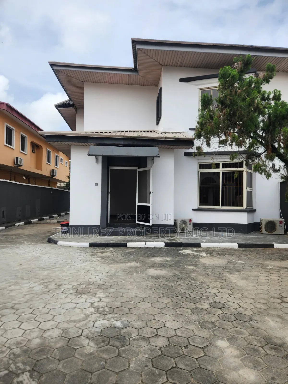Mini Flat in Lekki Phase 1 for rent